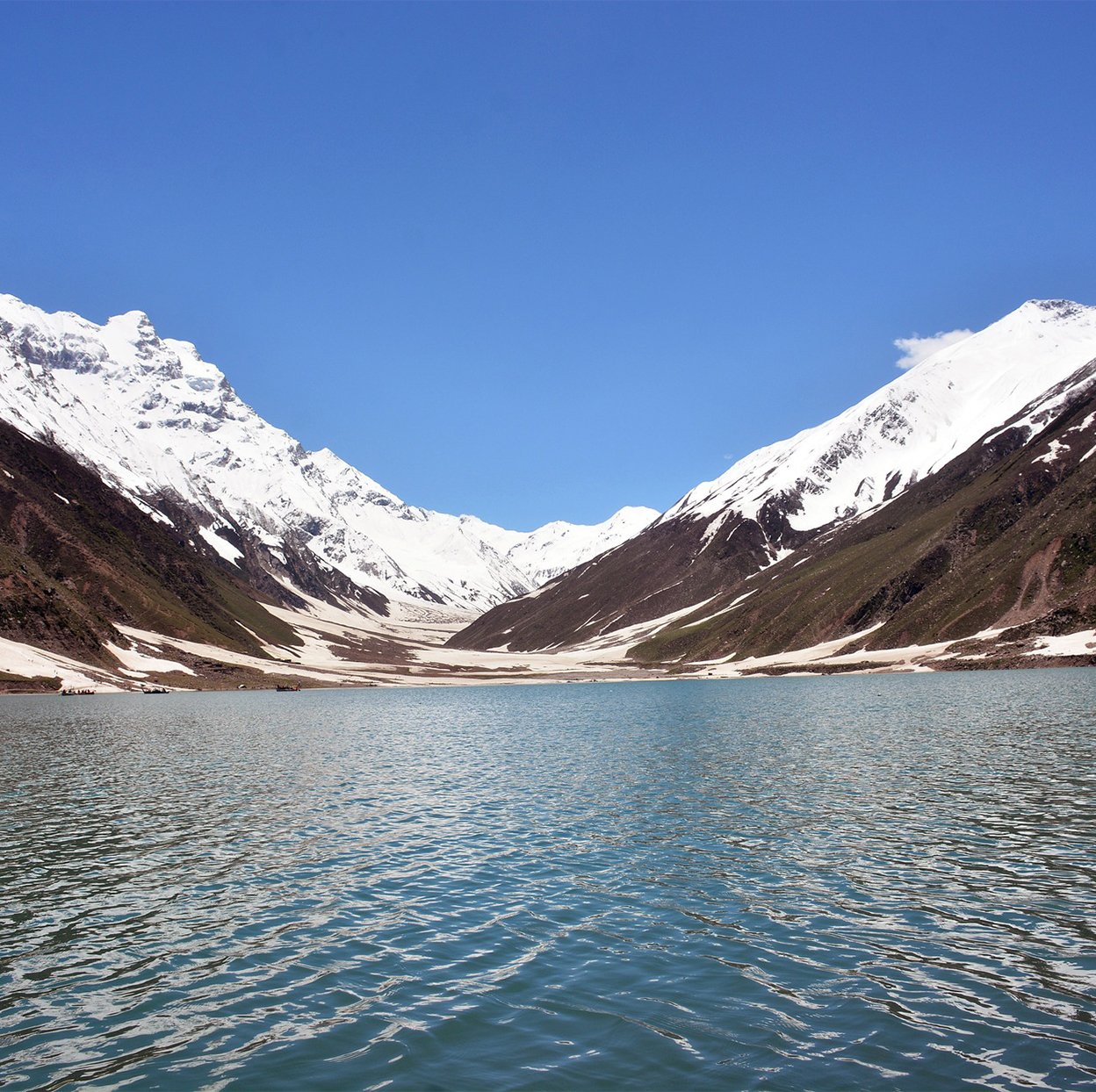 Naran Valley river and peaks – Saffer Guru